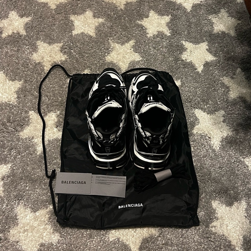 Balenciaga Runners Black, White (RUNS BIG)